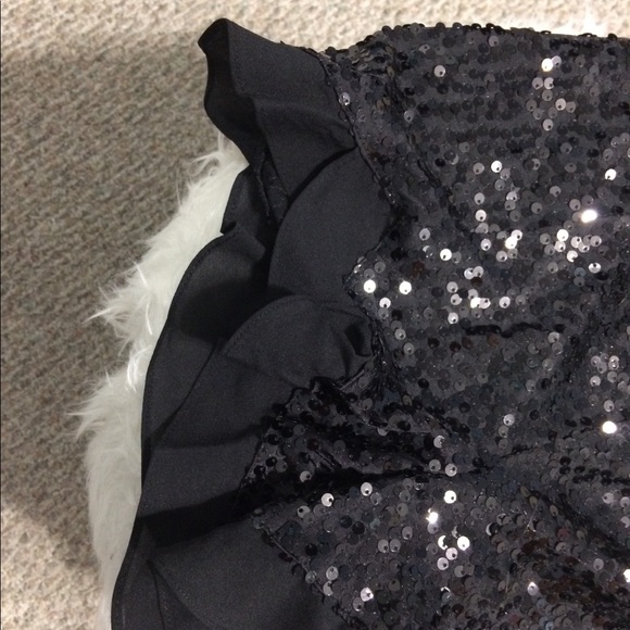 Sassy Classy Fun...Must Have Shorts - Picture 2 of 4